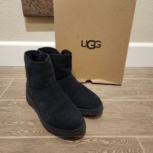 UGG KRISTIN WEDGE BOOTIE size 8